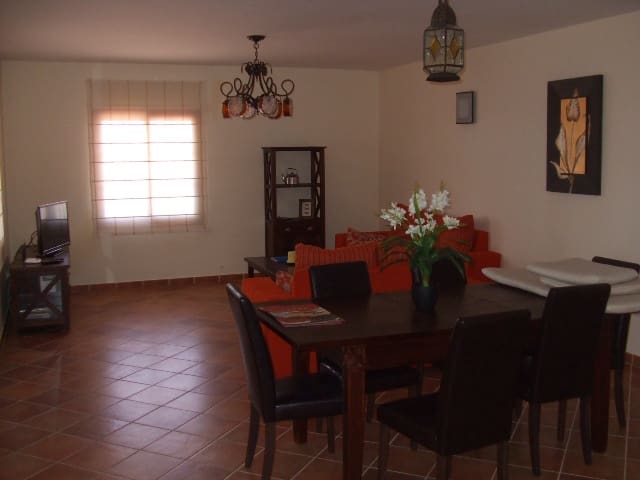 Finca/Maison de Campagne à louer à Triana - 2 600 € (Ref: 8868533)