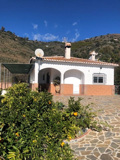 3 bedroom Finca/Country House for rent in Torrox with pool - € 1,350 (Ref: 9549818)