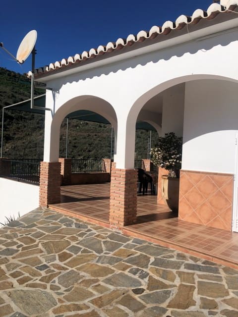 3 bedroom Finca/Country House for rent in Torrox with pool - € 1,350 (Ref: 9549818)