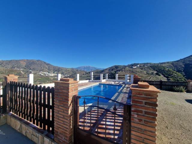 Finca/Landehus til leje i Almáchar - € 1.000 (Ref: 9550356)