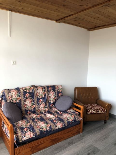 Apartment for rent in Los Romanes - € 575 (Ref: 9550431)