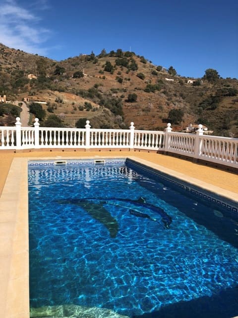 Finca/Hus på landet att hyra i Riogordo - 1 400 € (Ref: 9585215)