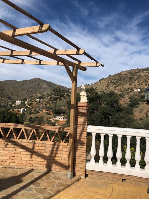 Finca/Hus på landet att hyra i Riogordo - 1 400 € (Ref: 9585215)