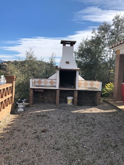 Finca/Hus på landet att hyra i Riogordo - 1 400 € (Ref: 9585215)