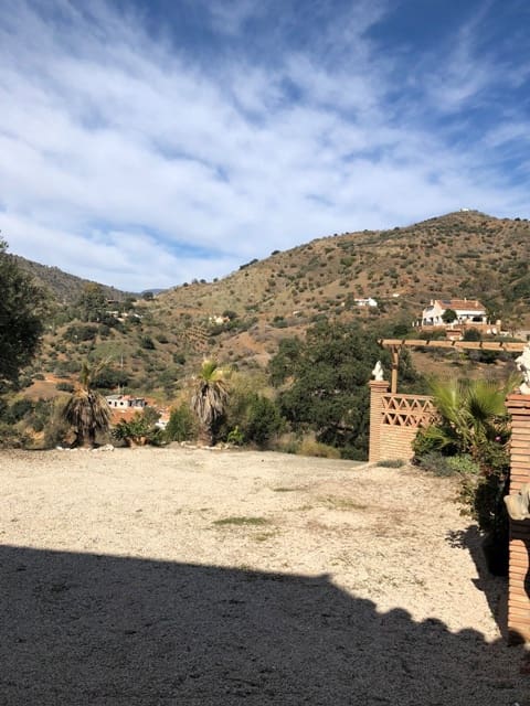 Finca/Hus på landet att hyra i Riogordo - 1 400 € (Ref: 9585215)