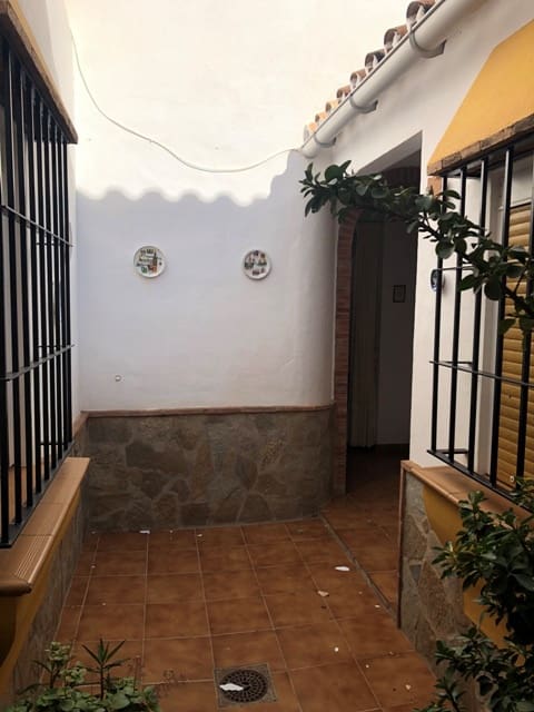 Finca/Hus på landet att hyra i Riogordo - 1 400 € (Ref: 9585215)