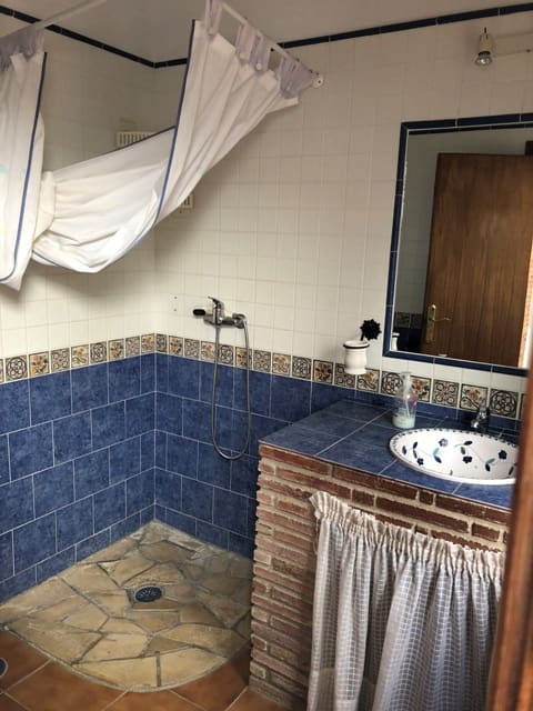 Finca/Hus på landet att hyra i Riogordo - 1 400 € (Ref: 9585215)