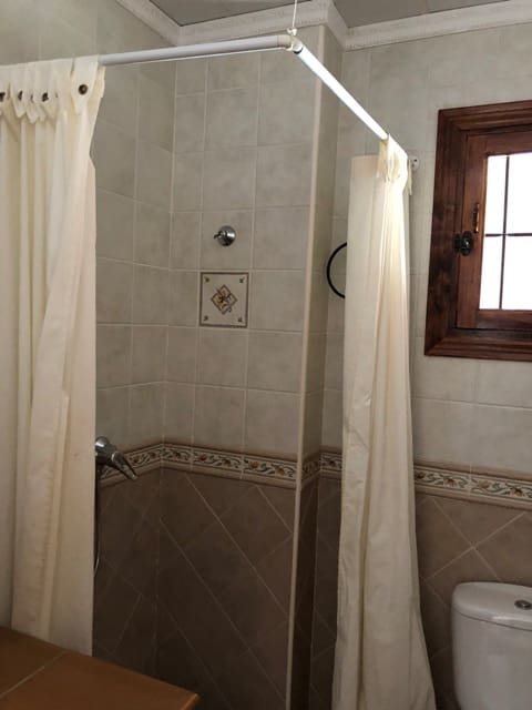 Finca/Hus på landet att hyra i Riogordo - 1 400 € (Ref: 9585215)