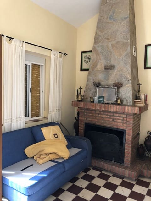 Finca/Hus på landet att hyra i Riogordo - 1 400 € (Ref: 9585215)