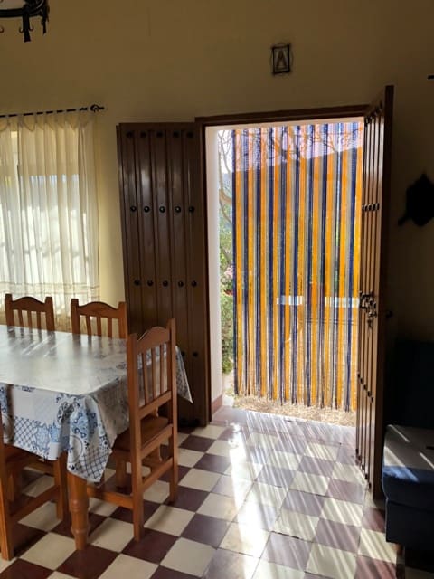 Finca/Hus på landet att hyra i Riogordo - 1 400 € (Ref: 9585215)