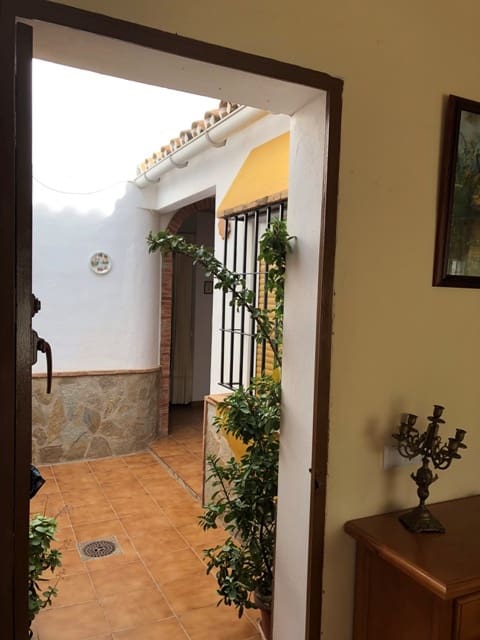 Finca/Hus på landet att hyra i Riogordo - 1 400 € (Ref: 9585215)