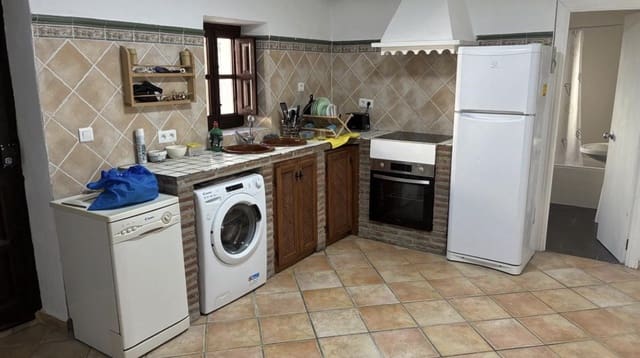 Dom do wynajęcia w Alcaucín - 690 € (Ref: 9610055)