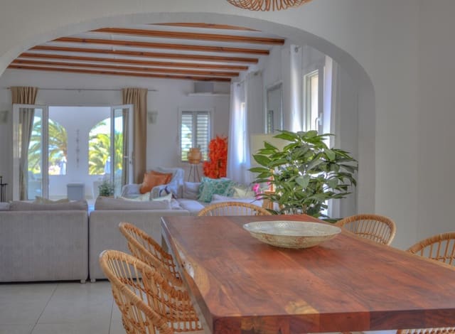 3 Zimmer Villa zu verkaufen in Moraira, Teulada-Moraira mit Pool - 915.000 € (Ref: 10009522)