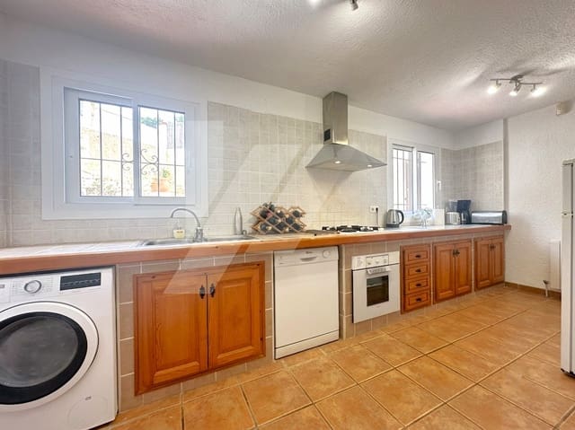 Chalet de 5 habitaciones en Moraira, Teulada-Moraira en venta con piscina - 625.000 € (Ref: 10016879)