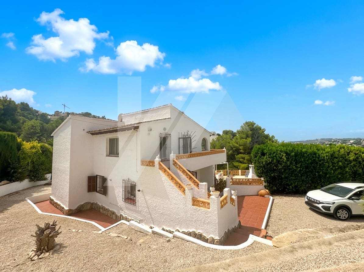 Chalet de 5 habitaciones en Moraira en venta con piscina - 625.000 € (Ref: 10016879)