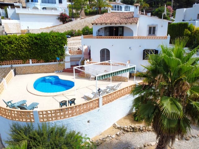 Chalet de 5 habitaciones en Moraira, Teulada-Moraira en venta con piscina - 625.000 € (Ref: 10016879)