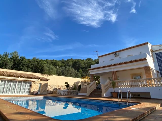 6 camera da letto Villa in vendita in Orba con piscina garage - 890.000 € (Rif: 10016882)