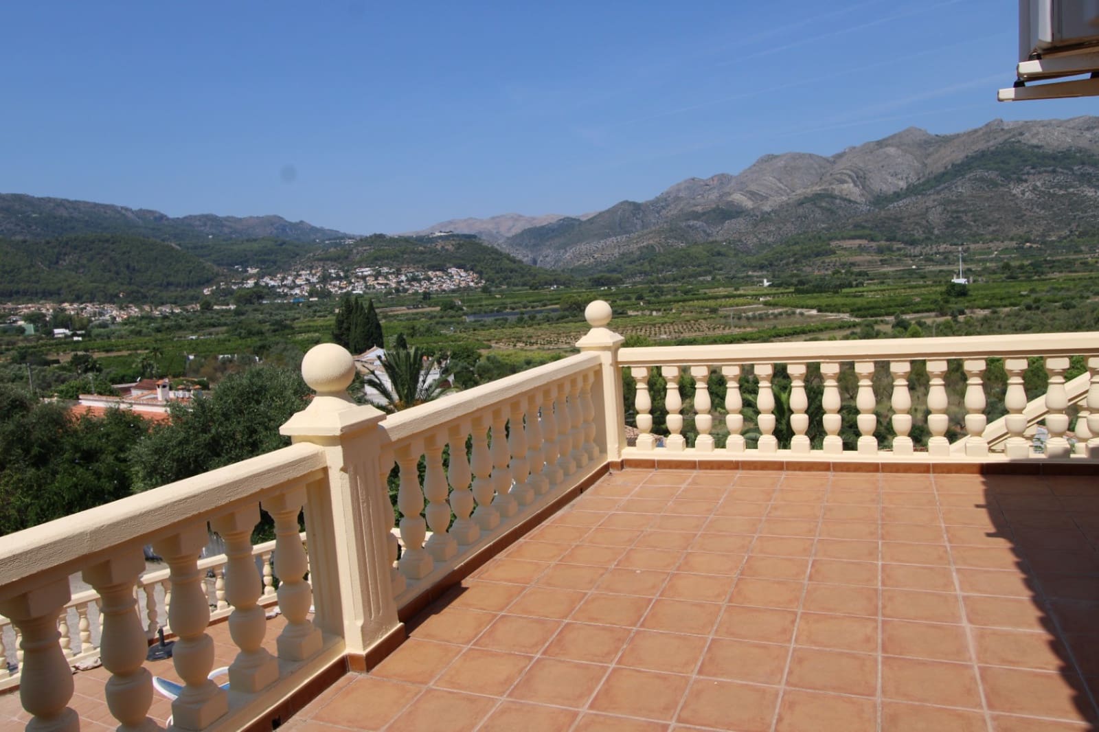 5 camera da letto Villa in vendita in Orba con piscina garage - 645.000 € (Rif: 10016884)