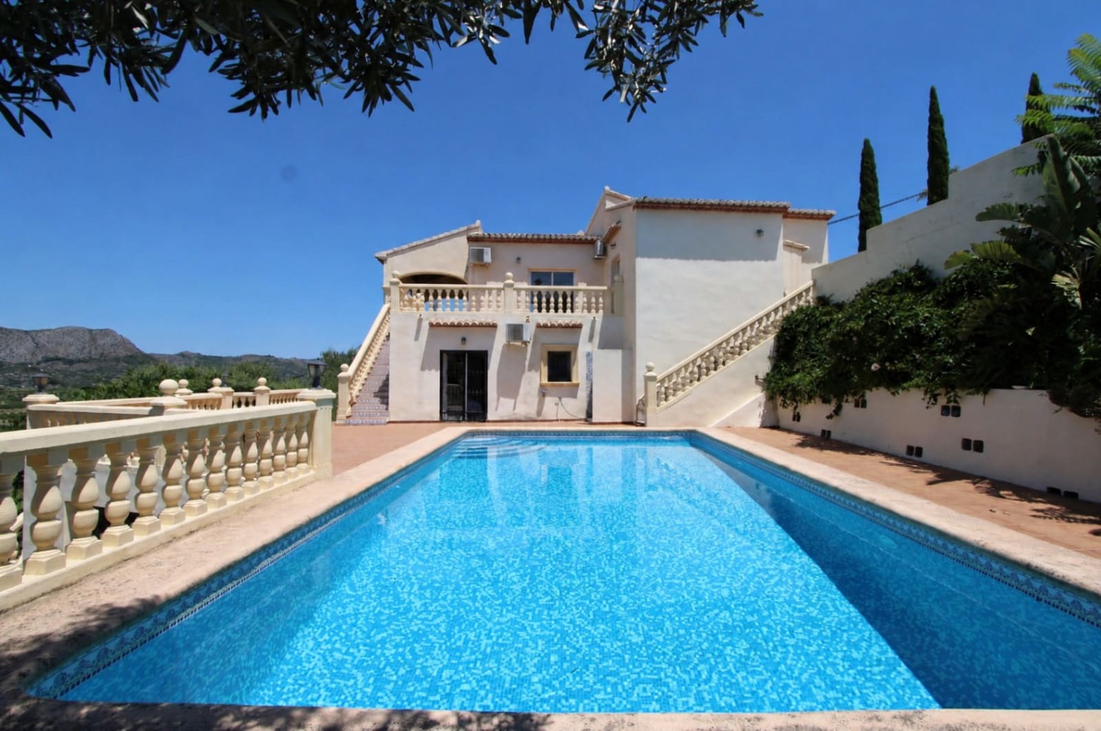 5 camera da letto Villa in vendita in Orba con piscina garage - 645.000 € (Rif: 10016884)