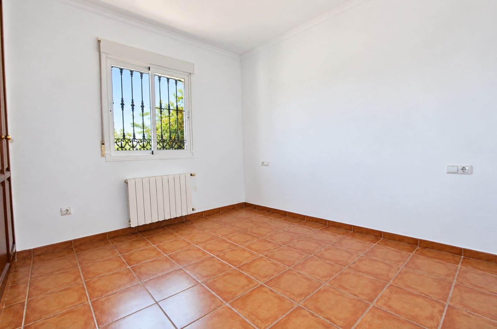 5 bedroom Villa for sale in Orba with pool garage - € 645,000 (Ref: 10016884)