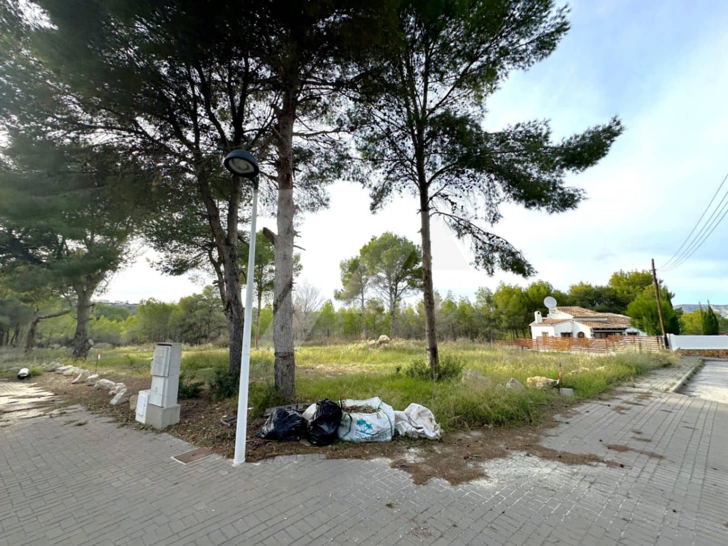 Building Plot for sale in Moraira - € 250,000 (Ref: 10016891)