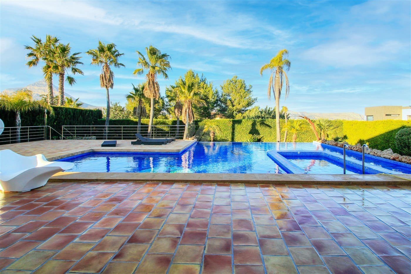5 bedroom Villa for sale in Javea / Xabia with pool garage - € 1,215,000 (Ref: 10016893)