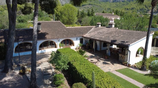 4 soverom Villa til salgs i Jalón / Xaló med svømmebasseng garasje - € 660 000 (Ref: 10031292)