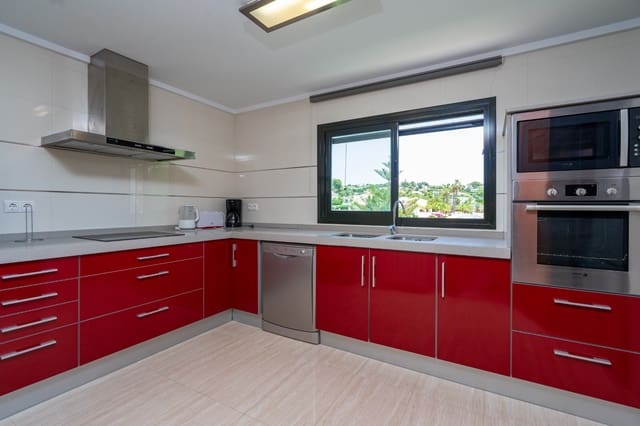 3 bedroom Villa for sale in Benissa with pool garage - € 790,000 (Ref: 10031294)