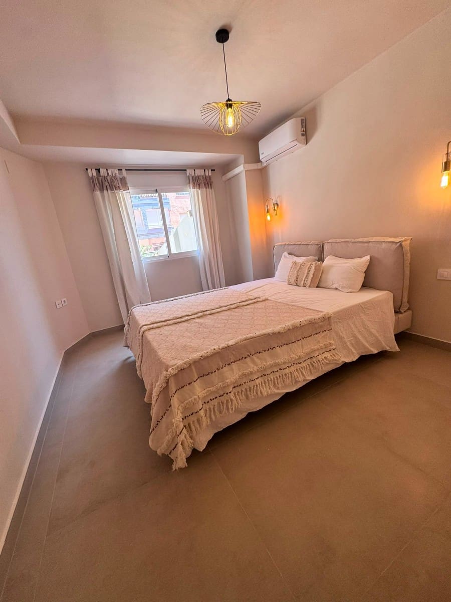 Piso de 3 habitaciones en Dénia en venta - 295.000 € (Ref: 10048417)