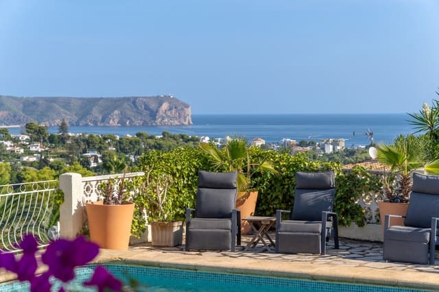 Chalet de 4 habitaciones en Javea / Xàbia en venta con garaje - 925.000 € (Ref: 10048418)