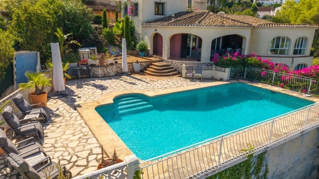 Chalet de 4 habitaciones en Javea / Xàbia en venta con garaje - 925.000 € (Ref: 10048418)