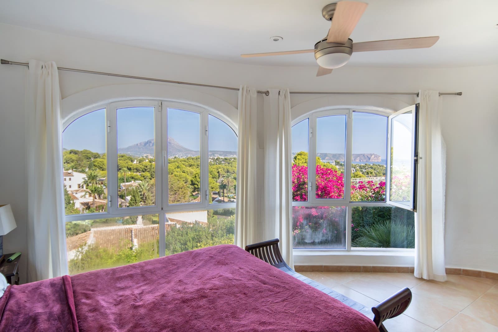 Chalet de 4 habitaciones en Javea / Xàbia en venta con garaje - 925.000 € (Ref: 10048418)