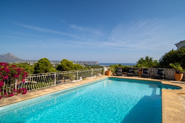 Chalet de 4 habitaciones en Javea / Xàbia en venta con garaje - 925.000 € (Ref: 10048418)
