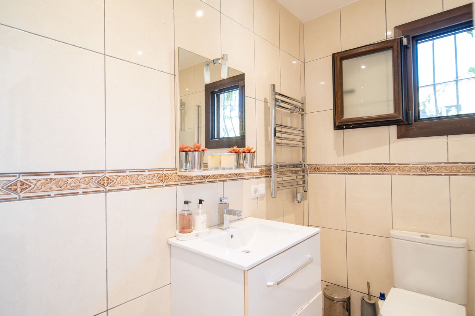 Chalet de 4 habitaciones en Javea / Xàbia en venta con garaje - 925.000 € (Ref: 10048418)