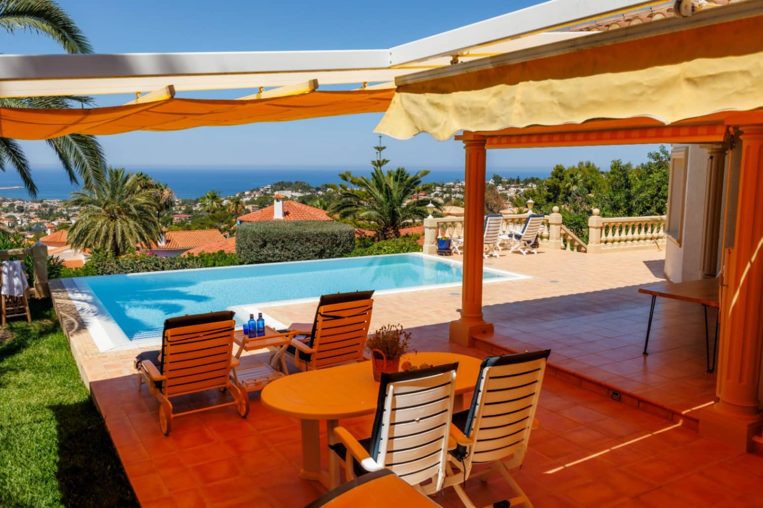 3 quarto Moradia para venda em Denia com piscina garagem - 990 000 € (Ref: 10057701)
