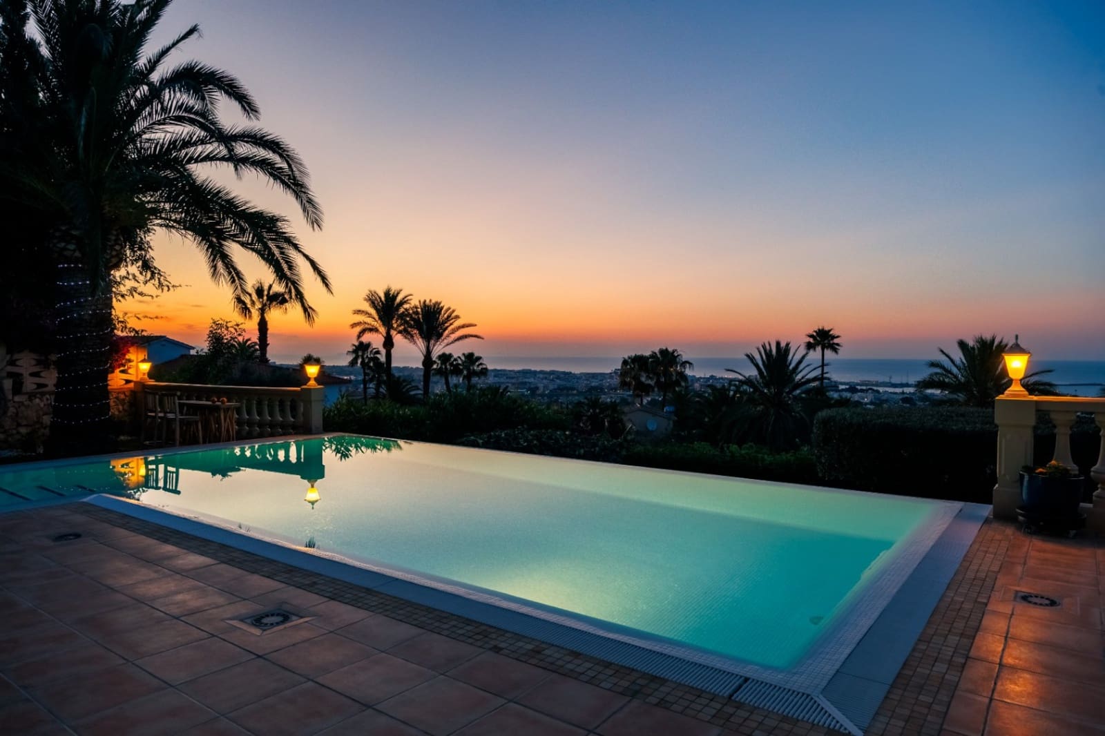 3 quarto Moradia para venda em Denia com piscina garagem - 990 000 € (Ref: 10057701)