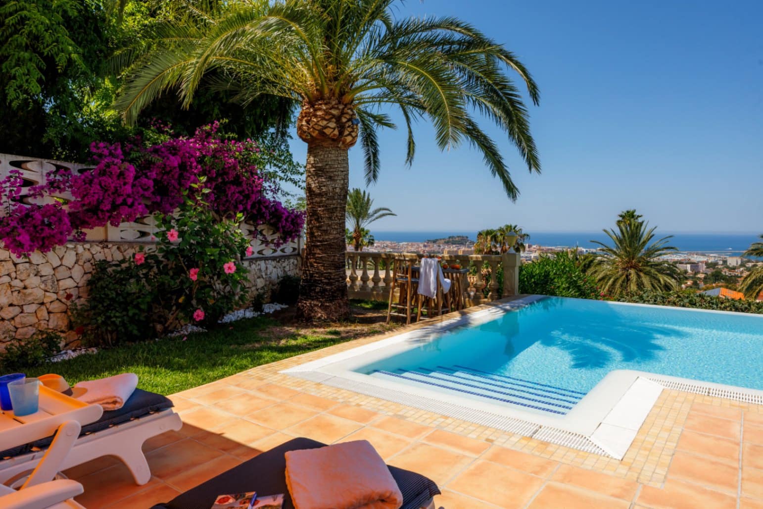 3 quarto Moradia para venda em Denia com piscina garagem - 990 000 € (Ref: 10057701)