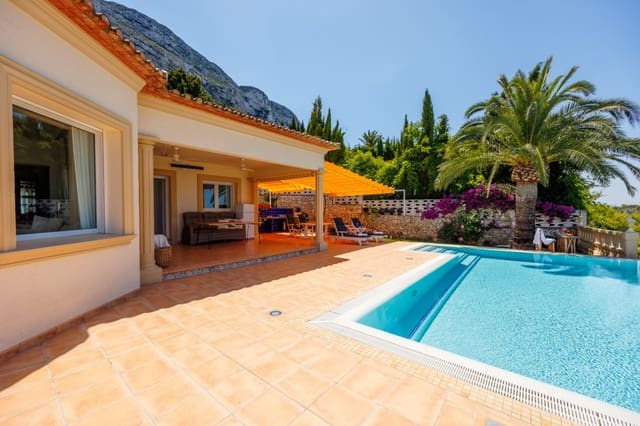 3 quarto Moradia para venda em El Montgó, Dénia com piscina garagem - 990 000 € (Ref: 10057701)