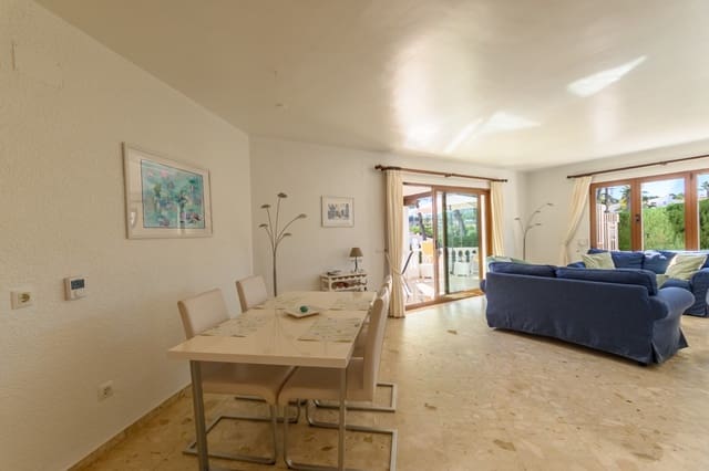 2 slaapkamer Villa te koop in Moraira, Teulada-Moraira met zwembad garage - € 465.000 (Ref: 10077192)