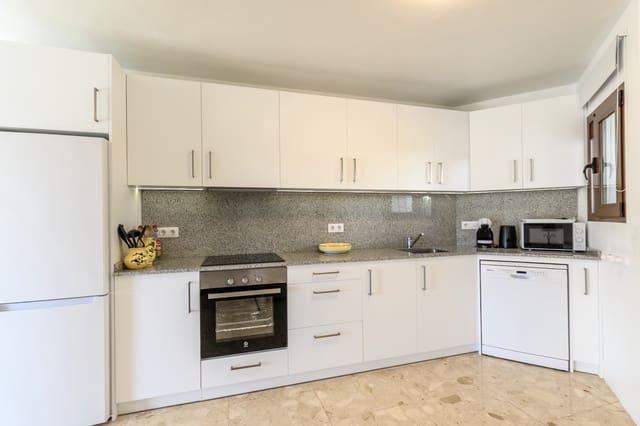 2 slaapkamer Villa te koop in Moraira, Teulada-Moraira met zwembad garage - € 465.000 (Ref: 10077192)