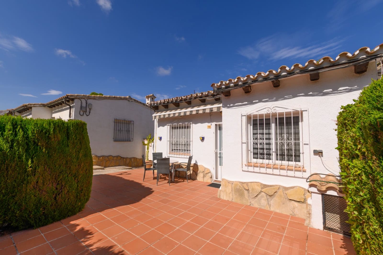 2 bedroom Villa for sale in Moraira with pool garage - € 329,000 (Ref: 10116052)