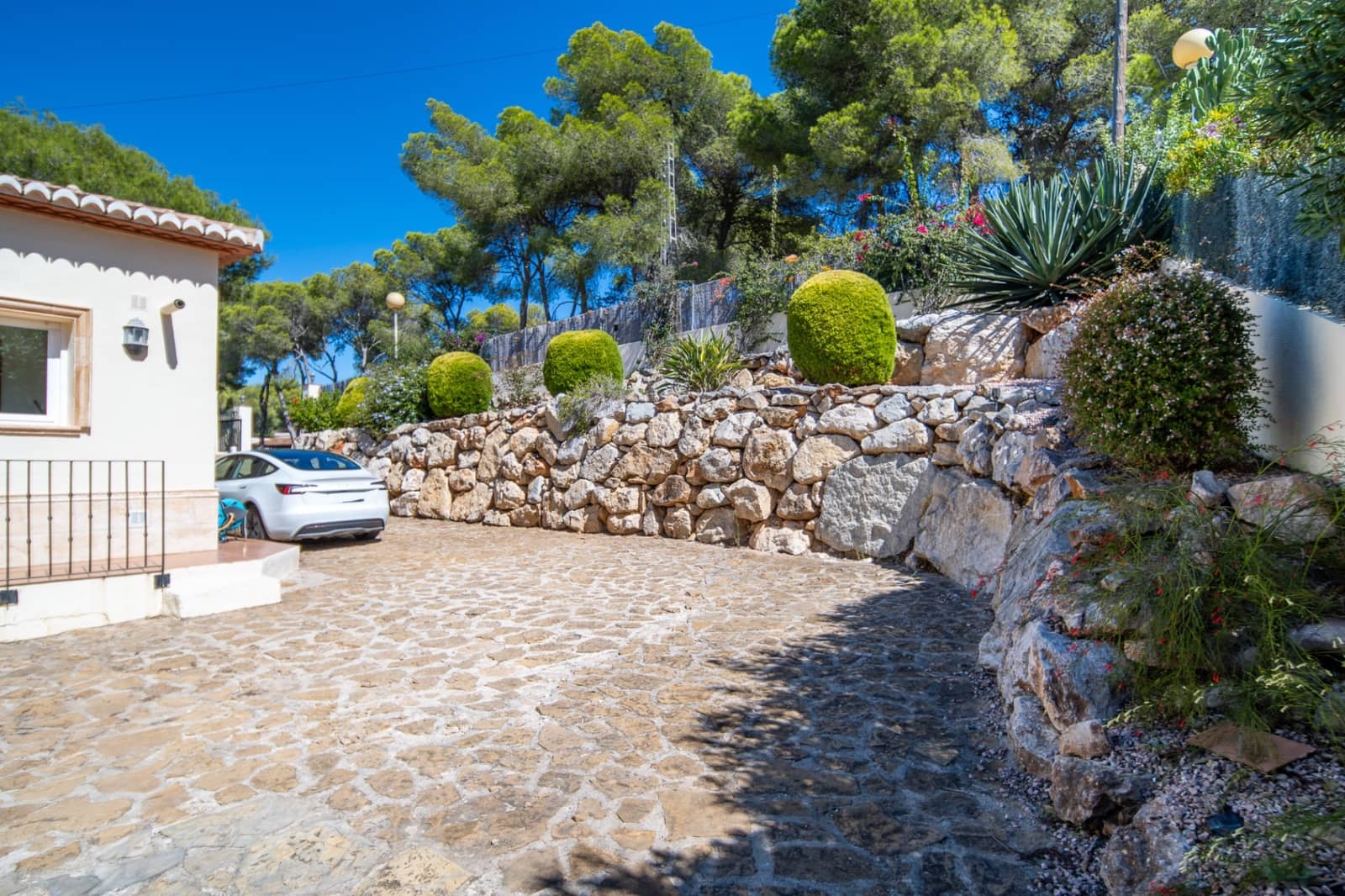3 chambre Villa/Maison à vendre à Ambolo avec piscine - 795 000 € (Ref: 10125260)