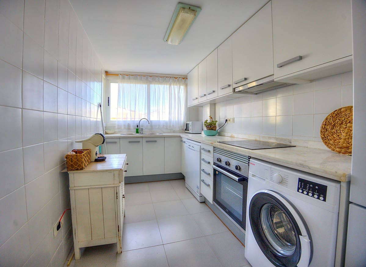3 bedroom Flat for sale in Benitachell / Benitatxell with garage - € 275,000 (Ref: 10125263)