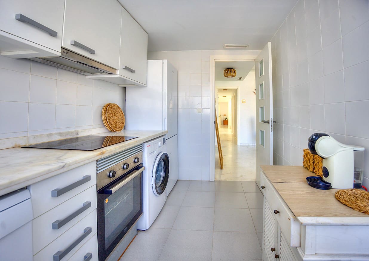 3 bedroom Flat for sale in Benitachell / Benitatxell with garage - € 275,000 (Ref: 10125263)