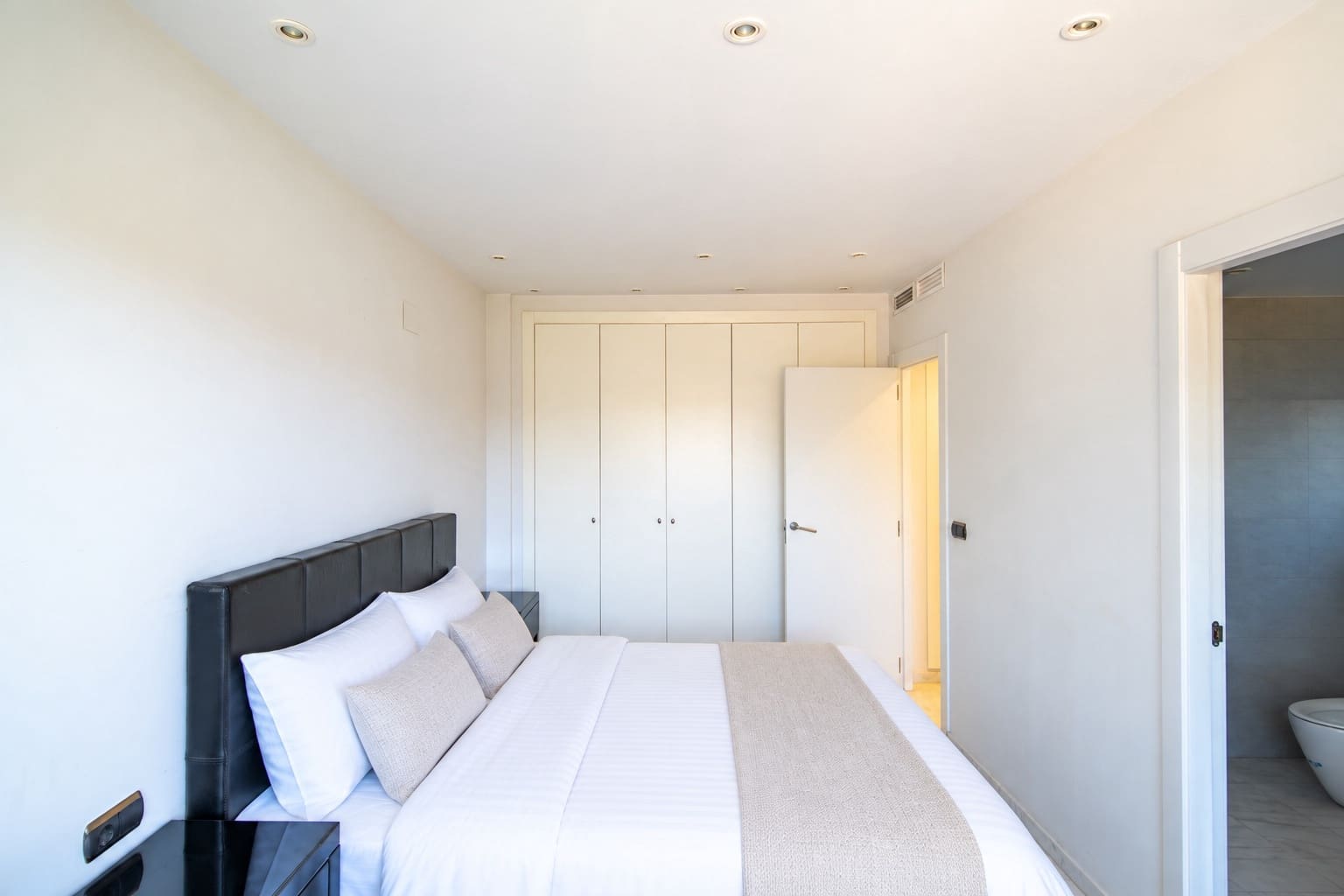 3 chambre Penthouse à vendre à Arenal avec piscine garage - 999 000 € (Ref: 10125266)