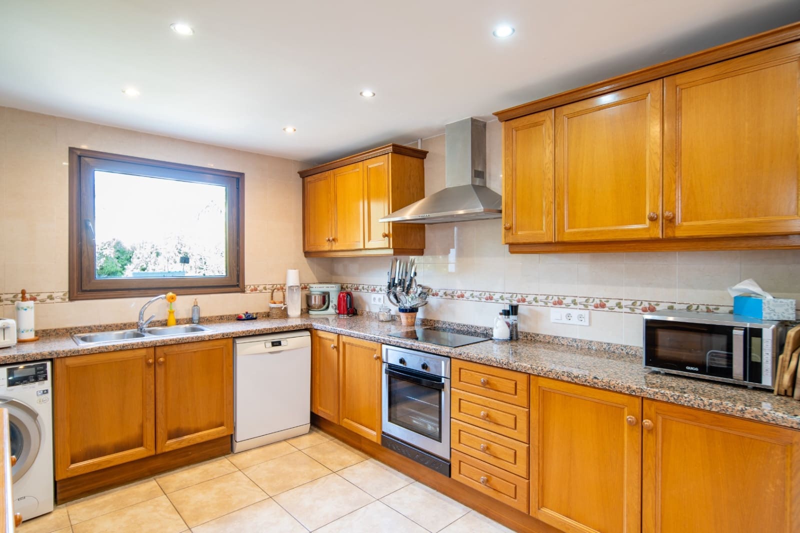 5 bedroom Villa for sale in Adsubia with pool - € 1,250,000 (Ref: 10158388)