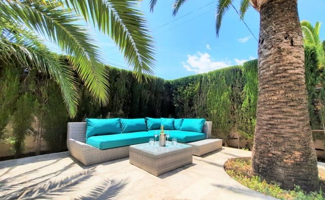 3 soveværelse Villa til salg i Moraira, Teulada-Moraira med swimmingpool garage - € 895.000 (Ref: 10163197)