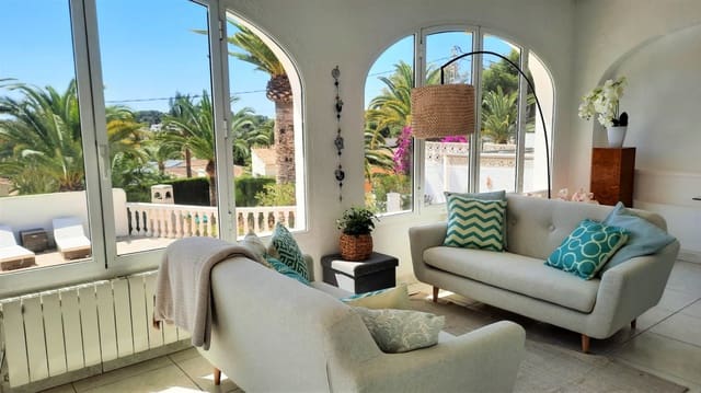 3 soveværelse Villa til salg i Moraira, Teulada-Moraira med swimmingpool garage - € 895.000 (Ref: 10163197)