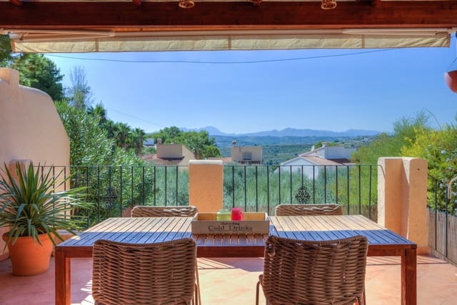 3 slaapkamer Villa te koop in Moraira, Teulada-Moraira met zwembad garage - € 365.000 (Ref: 10163581)