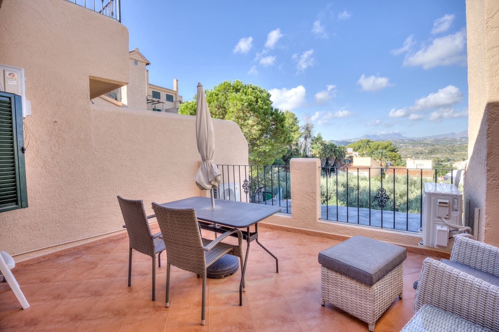 3 bedroom Villa for sale in Moraira with pool garage - € 365,000 (Ref: 10163581)